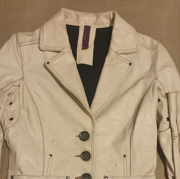Danier Distressed Leather Jacket Limited Edition in Off-white XS - Picture 2 of 10